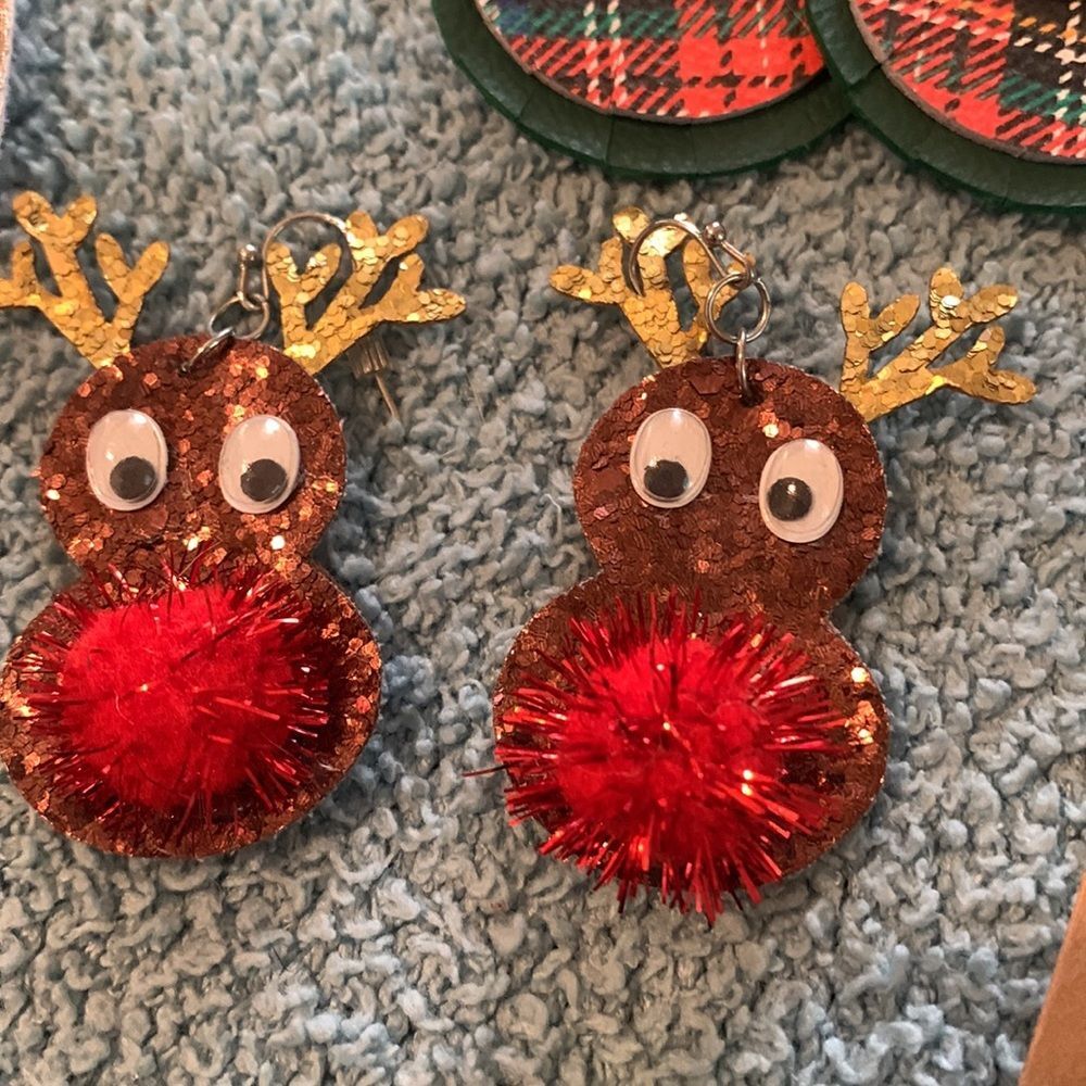 Christmas earring bundle - Picture 9 of 10